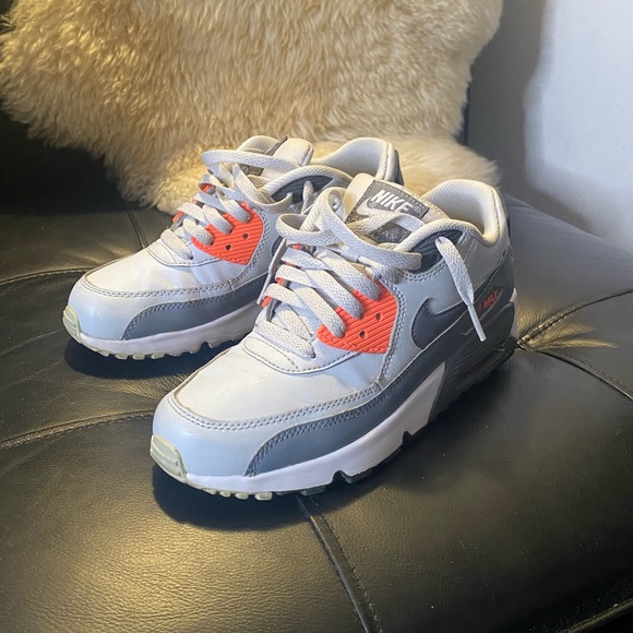 EUC Nike Air Max 90 LTR GS SZ 6/WMNS 7.5 Pure Platinum - Picture 3 of 16